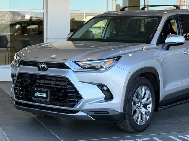 2024 Toyota Highlander - Image 3 of 12