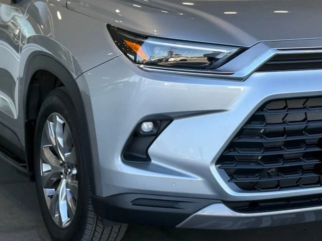 2024 Toyota Highlander - Image 8 of 12