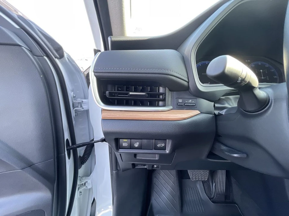 2024 Toyota Highlander - Image 18 of 31