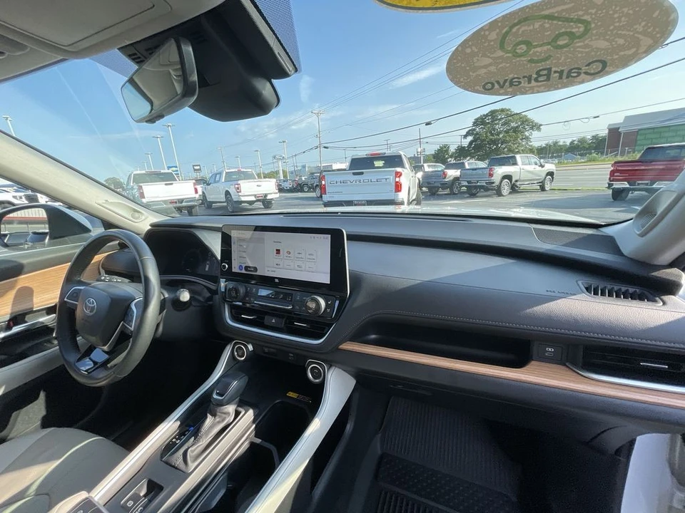 2024 Toyota Highlander - Image 29 of 31