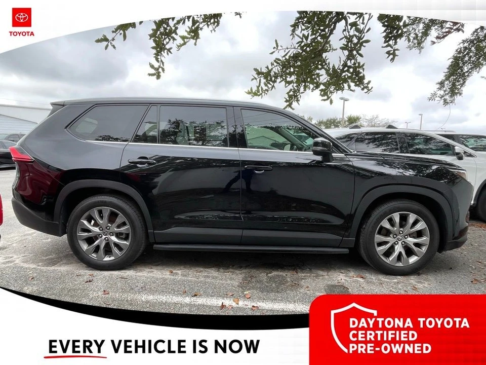 2024 Toyota Highlander - Image 2 of 10