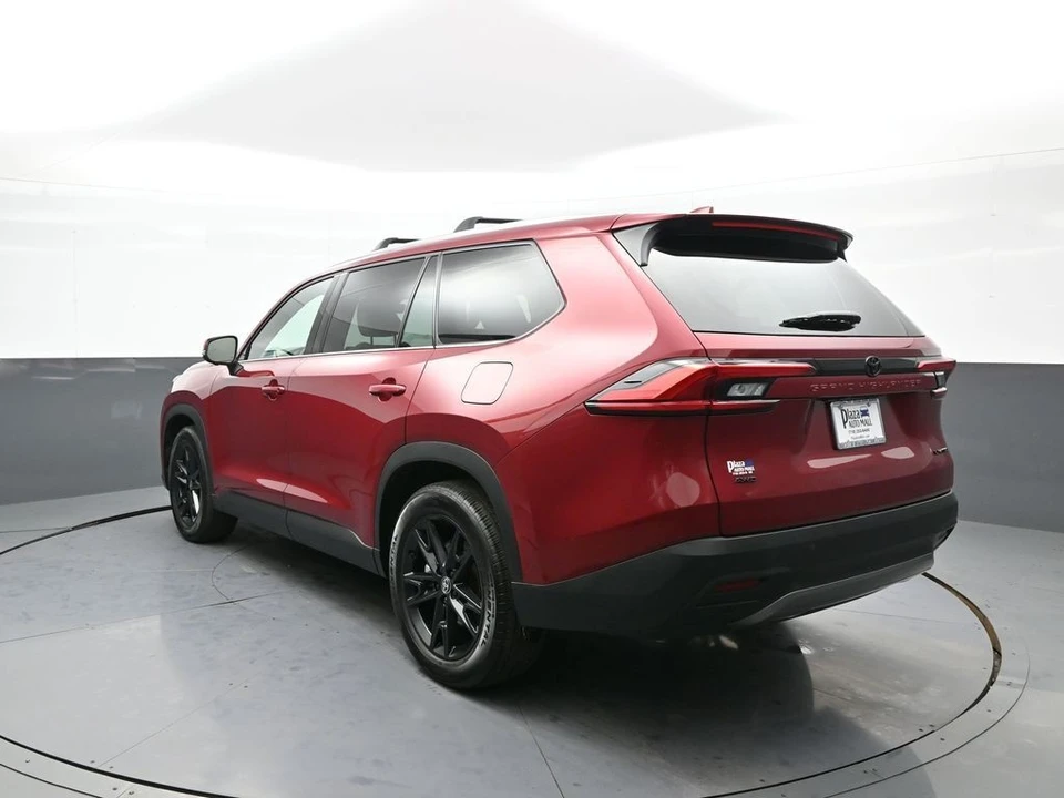 2024 Toyota Highlander - Image 8 of 21
