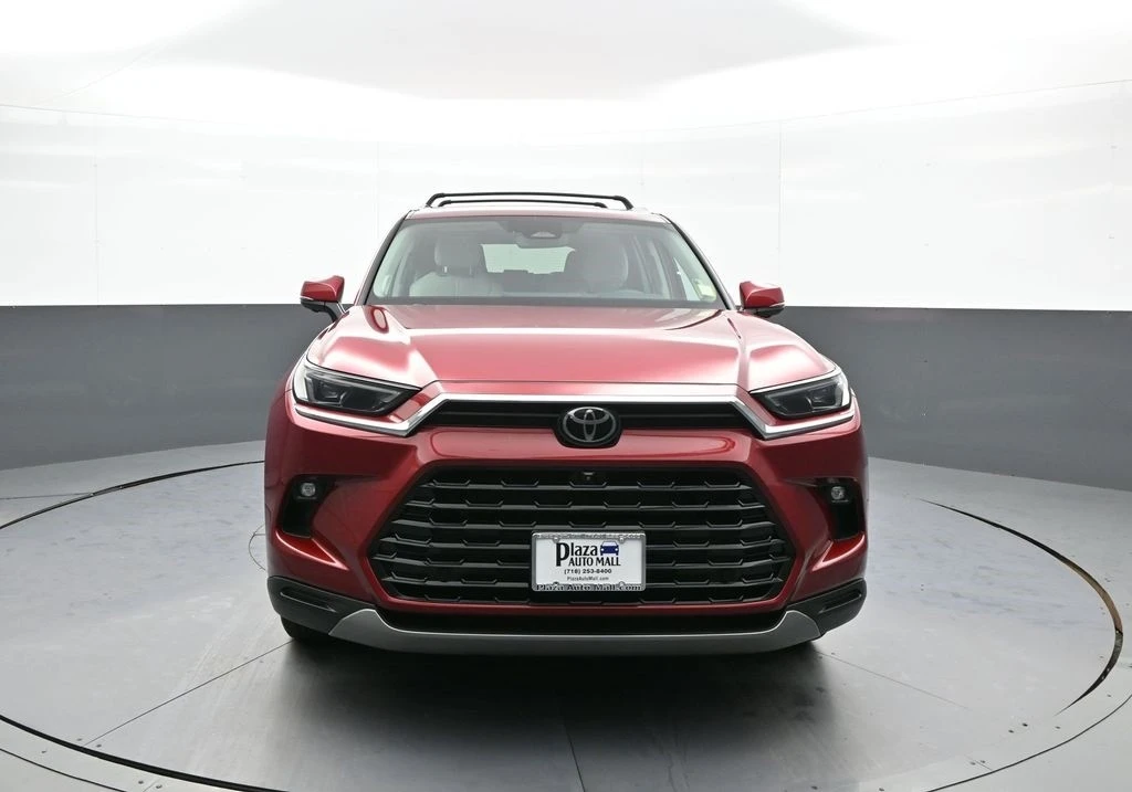 2024 Toyota Highlander - Image 2 of 12