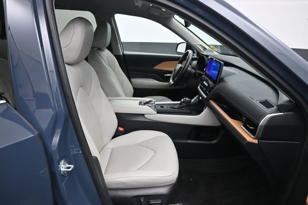 2024 Toyota Highlander - Image 26 of 31