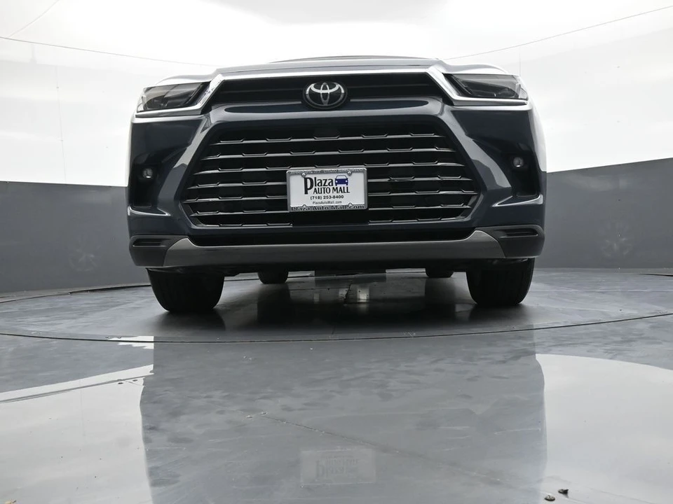 2024 Toyota Highlander - Image 28 of 31