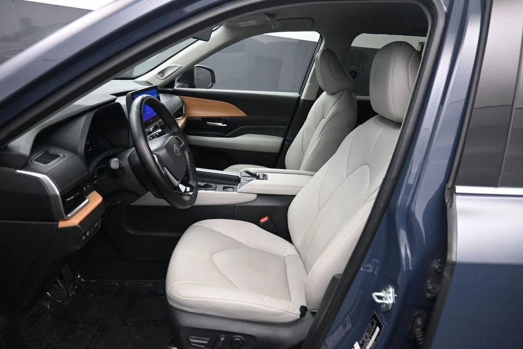 2024 Toyota Highlander - Image 18 of 31