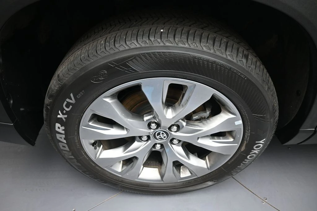 2024 Toyota Highlander - Image 12 of 31