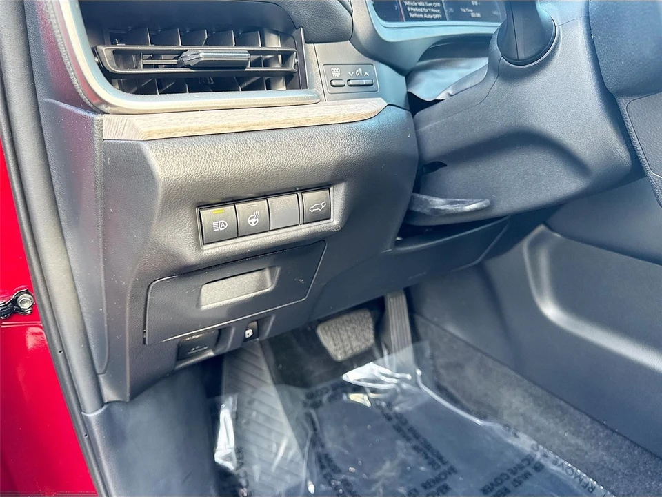 2024 Toyota Highlander - Image 10 of 21