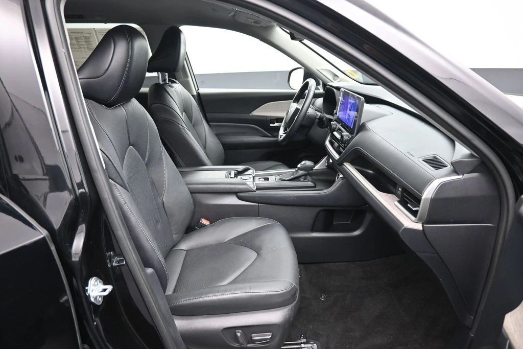 2024 Toyota Highlander - Image 26 of 31