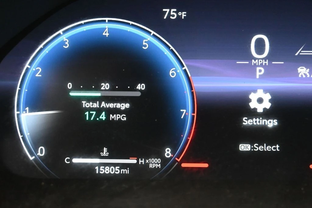 2024 Toyota Highlander - Image 16 of 31
