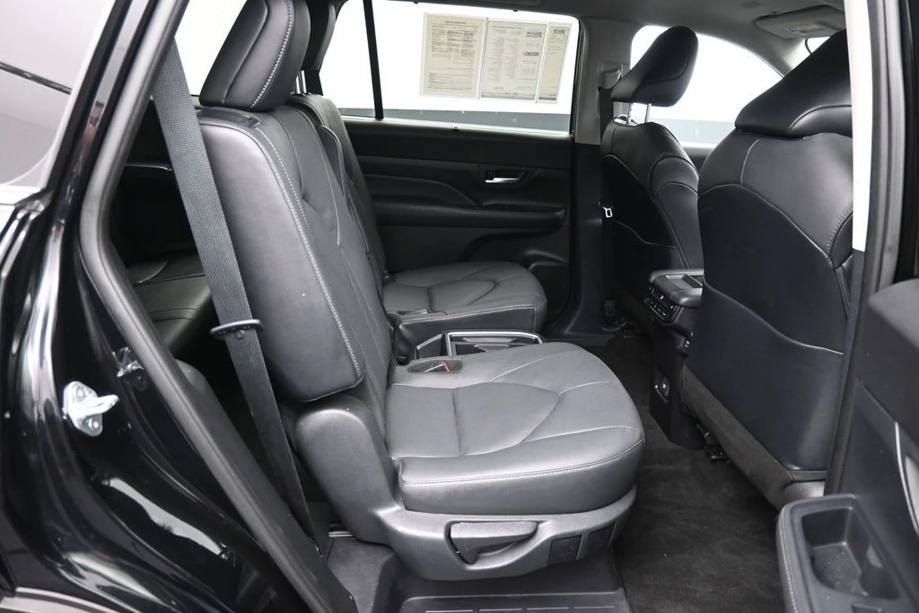 2024 Toyota Highlander - Image 25 of 31