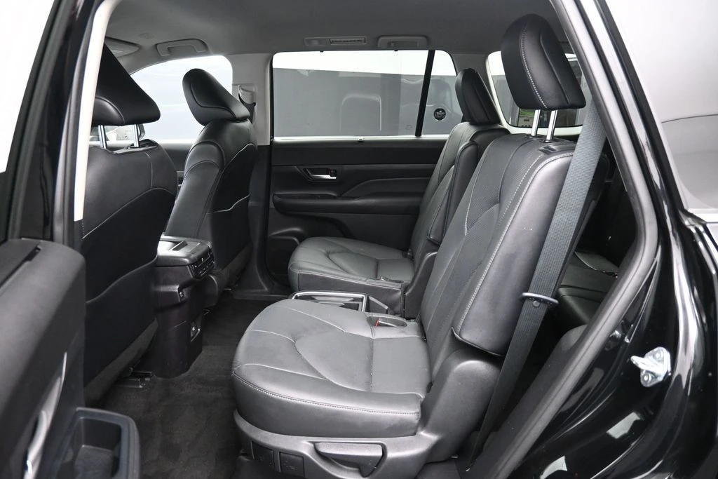 2024 Toyota Highlander - Image 21 of 31