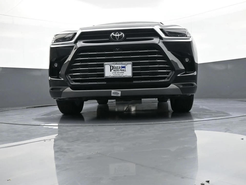 2024 Toyota Highlander - Image 28 of 31