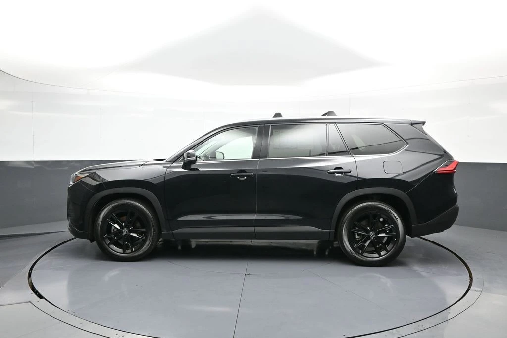 2024 Toyota Highlander - Image 9 of 31