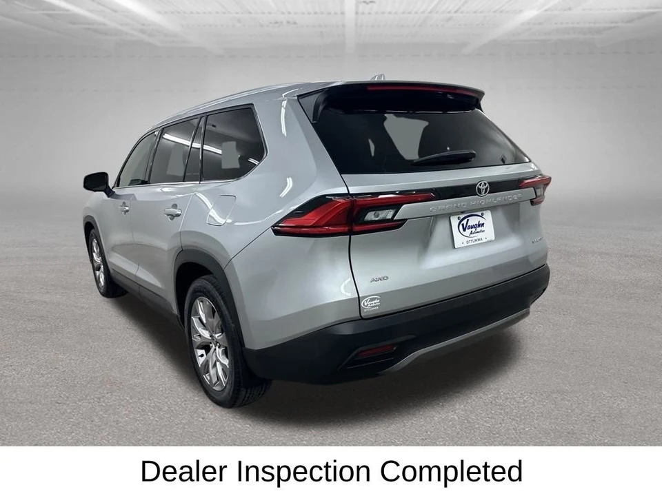 2024 Toyota Highlander - Image 9 of 31