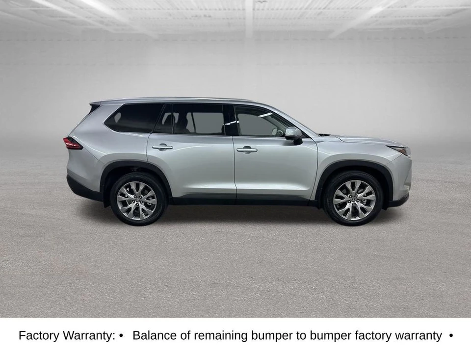 2024 Toyota Highlander - Image 15 of 31
