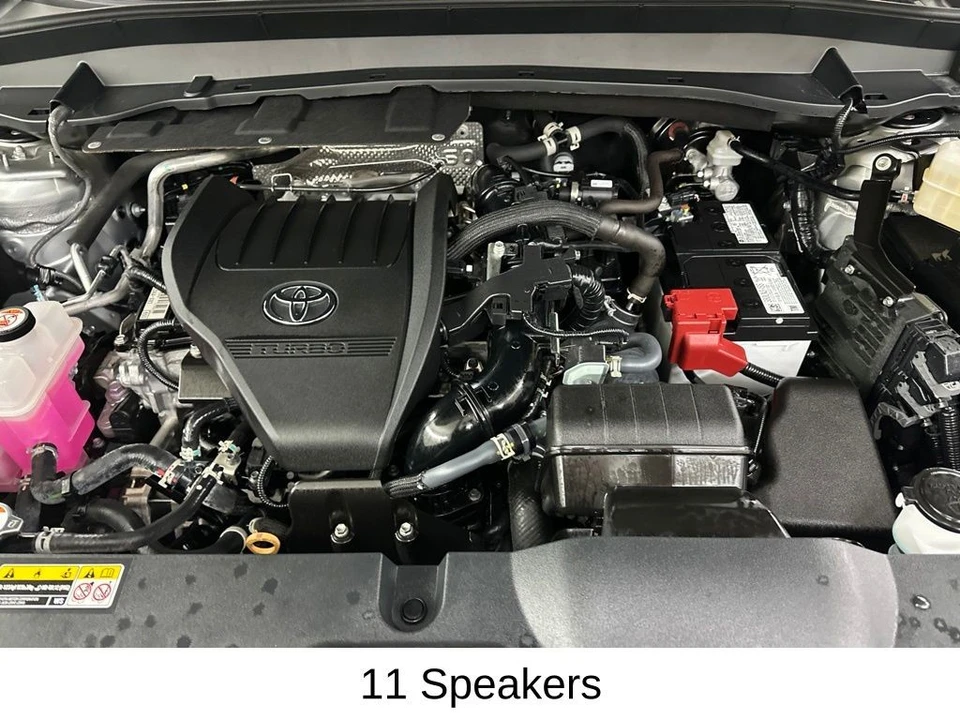 2024 Toyota Highlander - Image 18 of 31