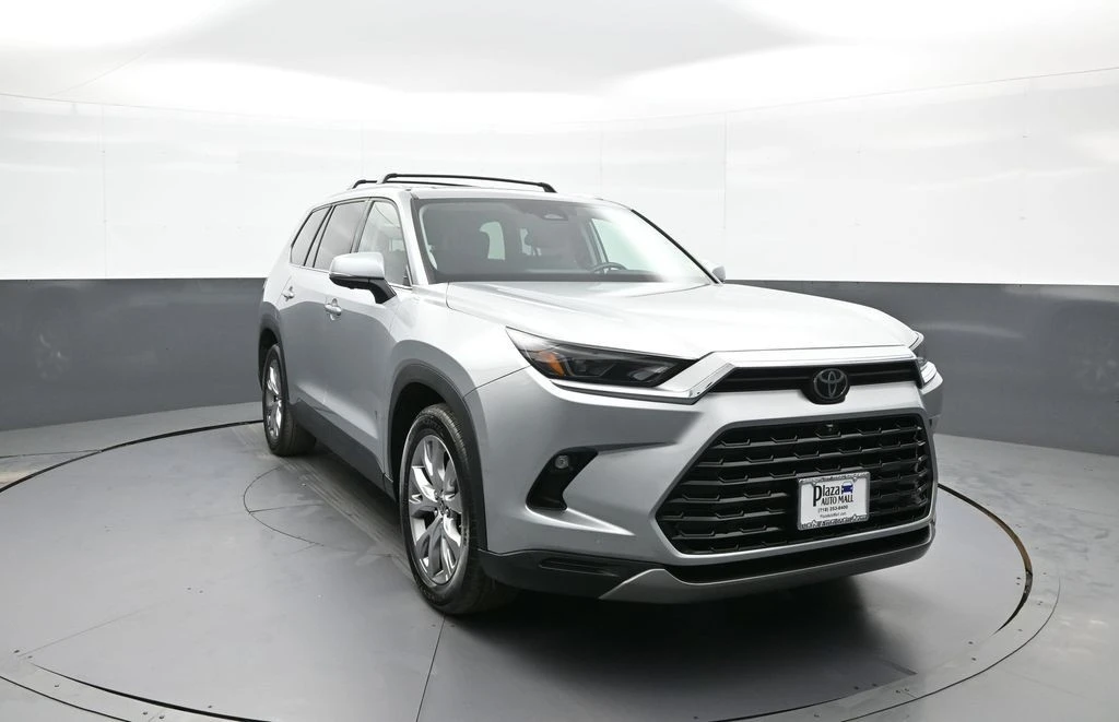 2024 Toyota Highlander - Image 3 of 12