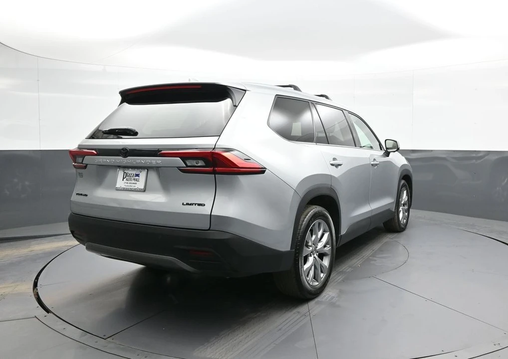 2024 Toyota Highlander - Image 6 of 12