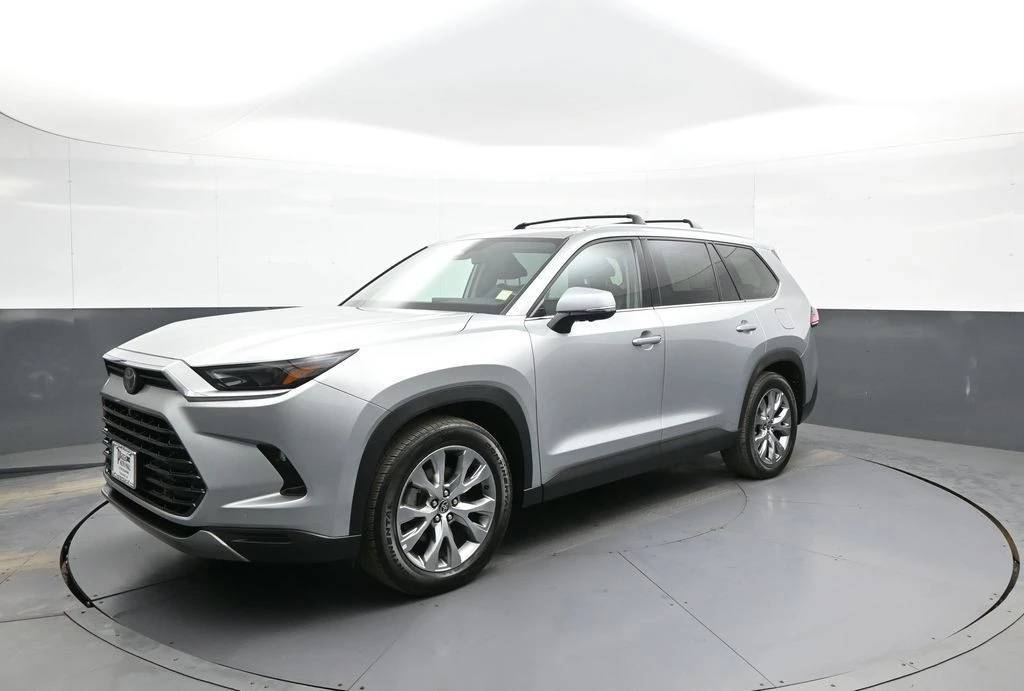 2024 Toyota Highlander - Image 10 of 12
