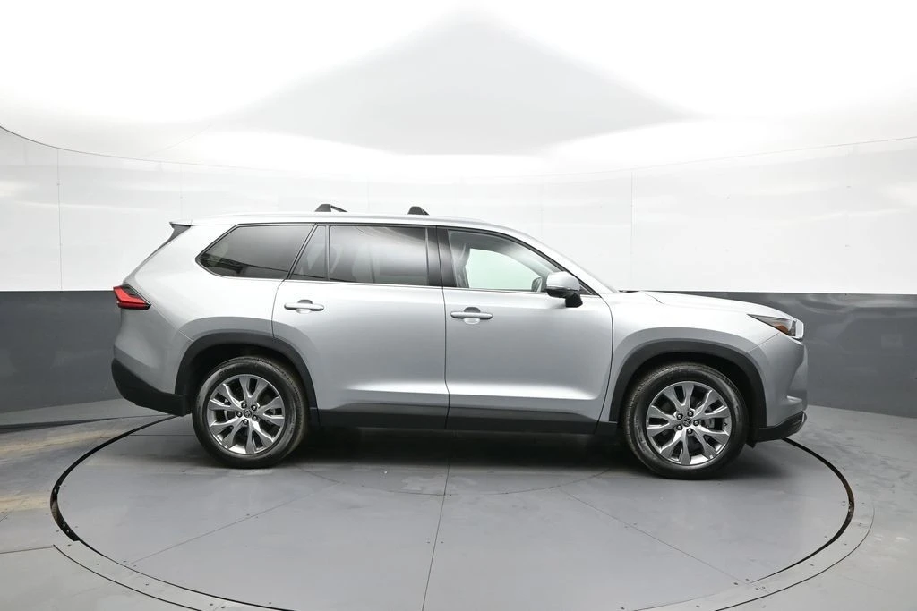 2024 Toyota Highlander - Image 5 of 12