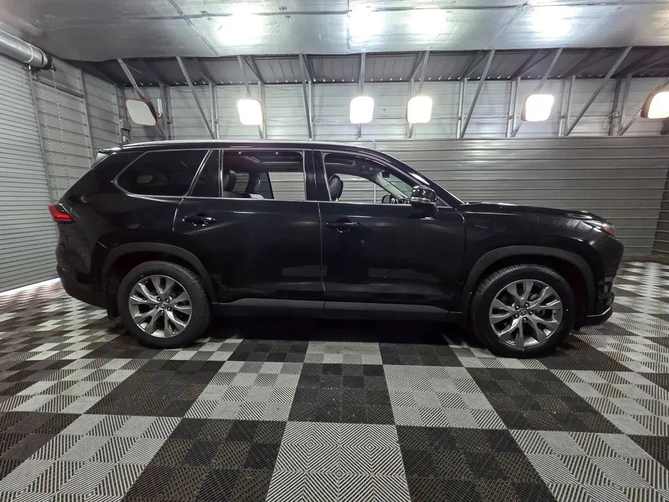 2024 Toyota Highlander - Image 9 of 12