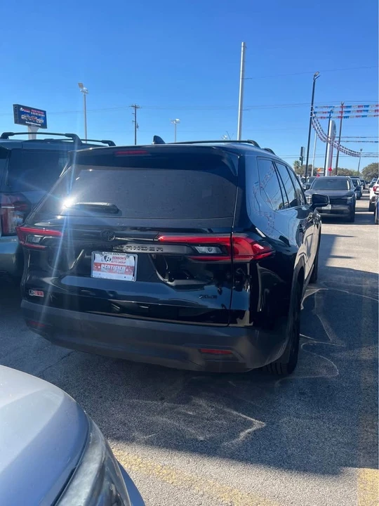 2024 Toyota Highlander - Image 2 of 2