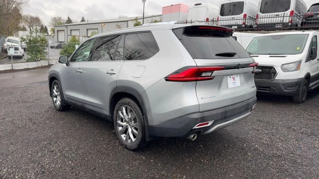 2024 Toyota Highlander - Image 4 of 27