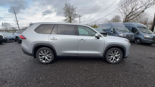 2024 Toyota Highlander - Image 7 of 27