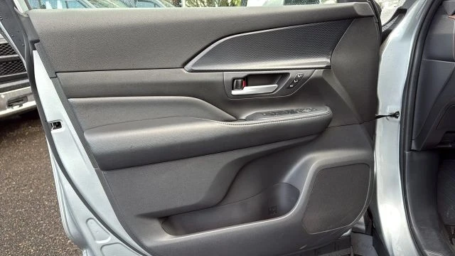 2024 Toyota Highlander - Image 22 of 27