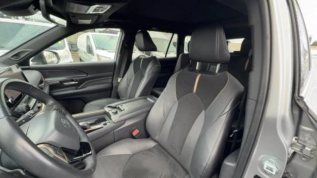 2024 Toyota Highlander - Image 13 of 27