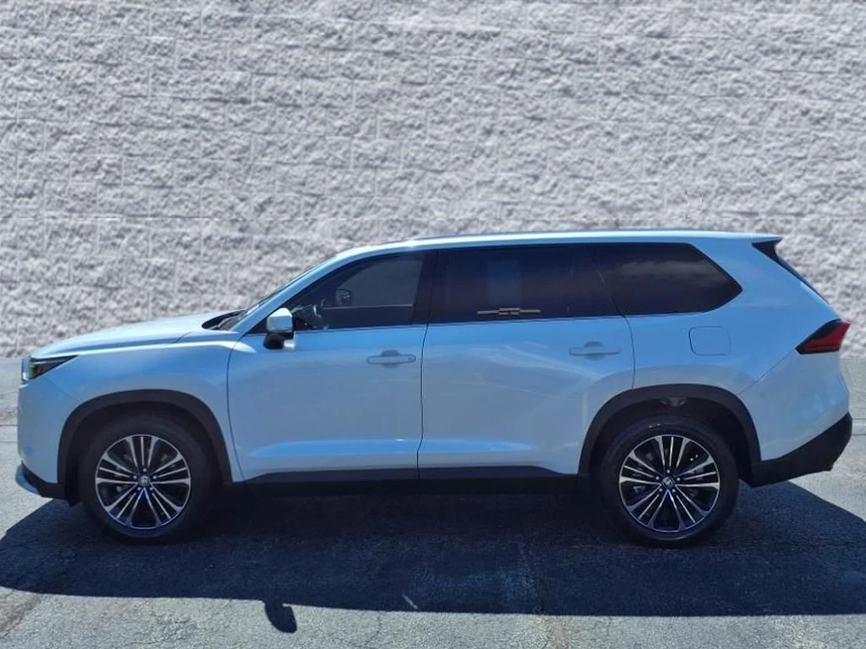 2024 Toyota Highlander - Image 4 of 12
