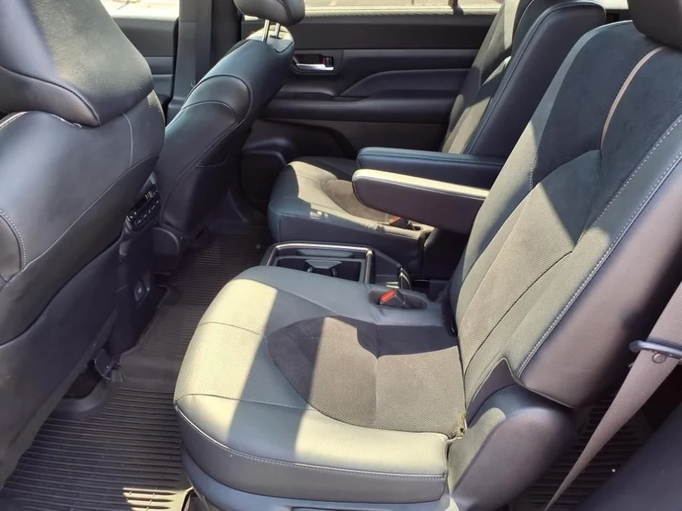 2024 Toyota Highlander - Image 12 of 20