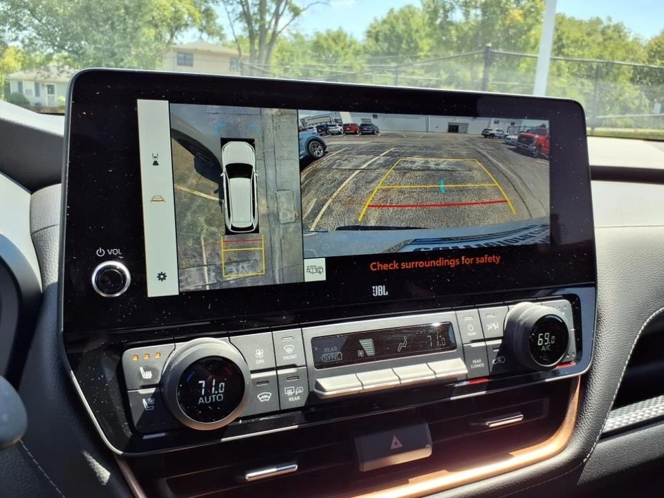 2024 Toyota Highlander - Image 18 of 21