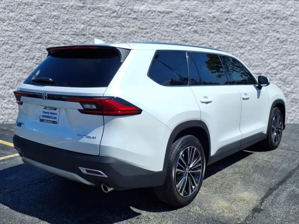2024 Toyota Highlander - Image 3 of 20