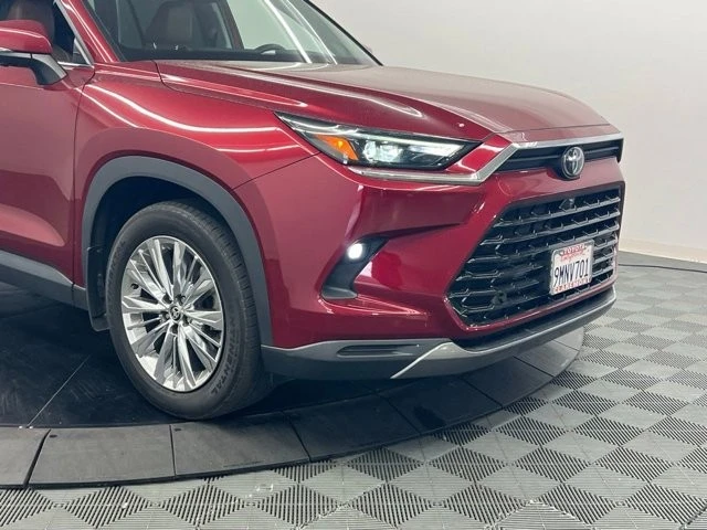 2024 Toyota Highlander - Image 8 of 16