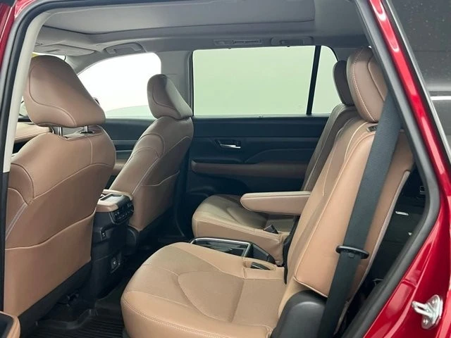 2024 Toyota Highlander - Image 14 of 16
