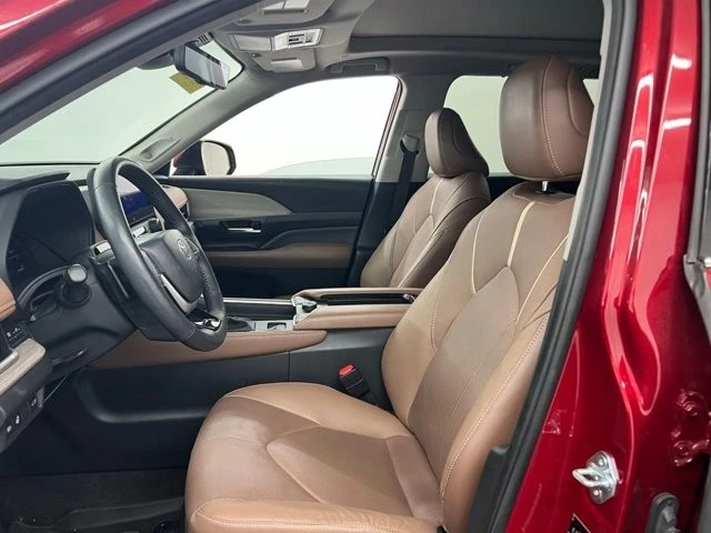2024 Toyota Highlander - Image 9 of 16