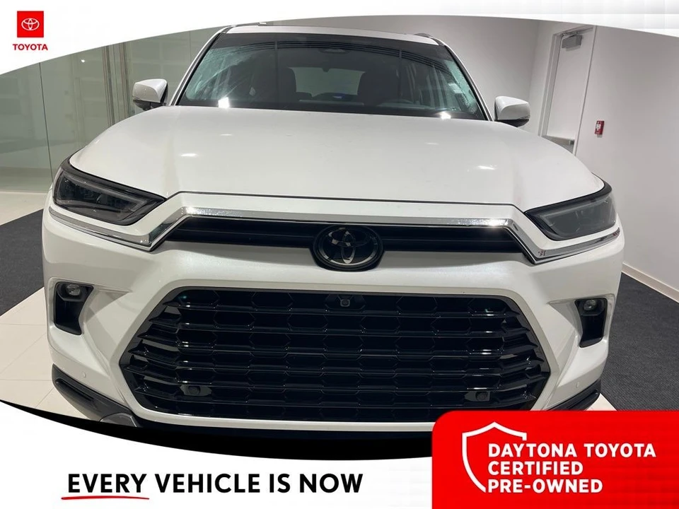 2024 Toyota Highlander - Image 2 of 10