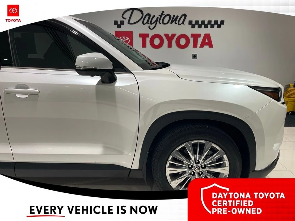 2024 Toyota Highlander - Image 5 of 10