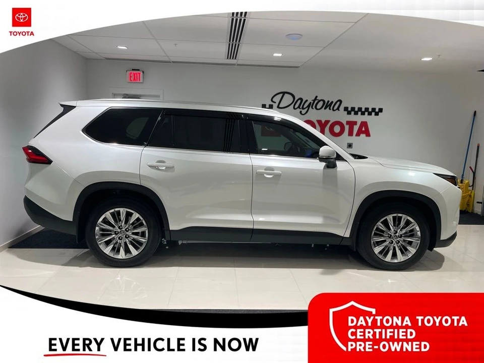 2024 Toyota Highlander - Image 3 of 10