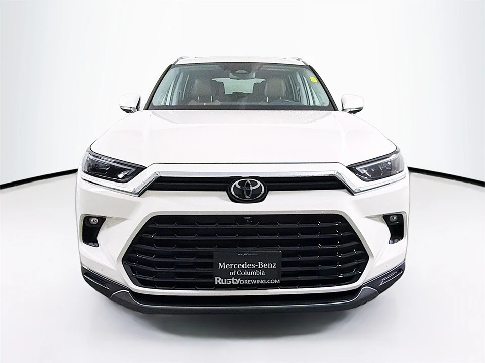 2024 Toyota Highlander - Image 2 of 12