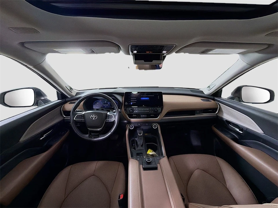 2024 Toyota Highlander - Image 9 of 12