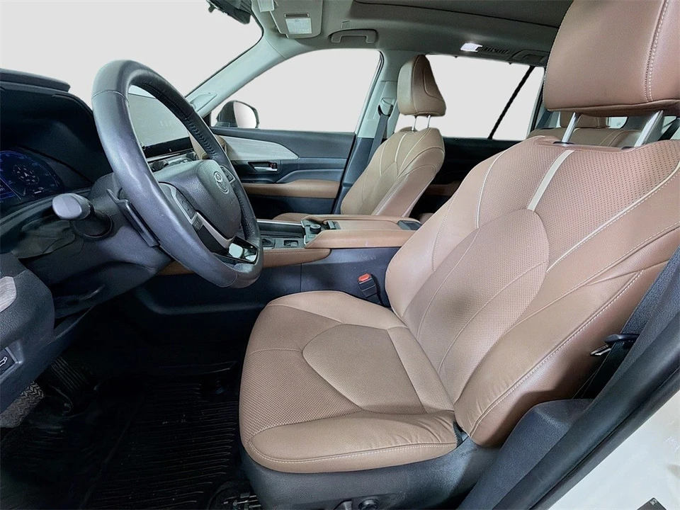 2024 Toyota Highlander - Image 12 of 12