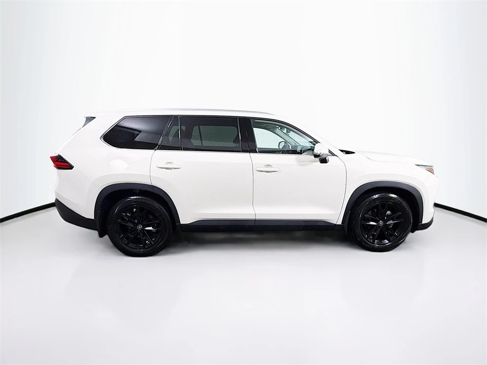2024 Toyota Highlander - Image 8 of 12