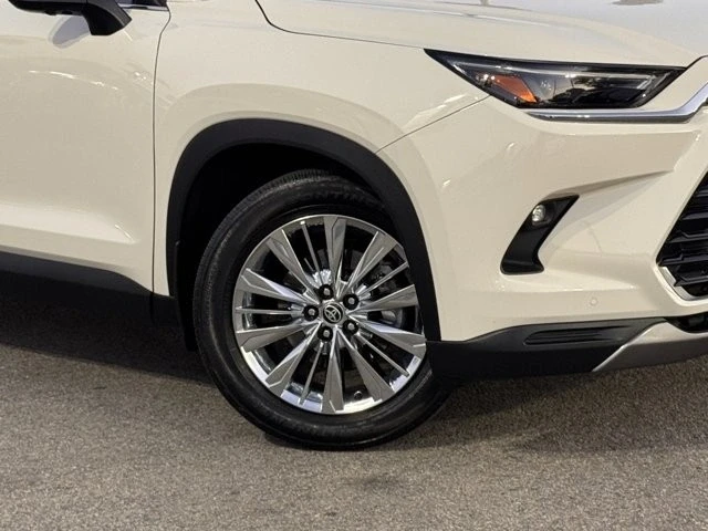 2024 Toyota Highlander - Image 4 of 12