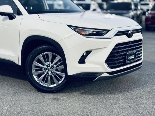2024 Toyota Highlander - Image 3 of 12