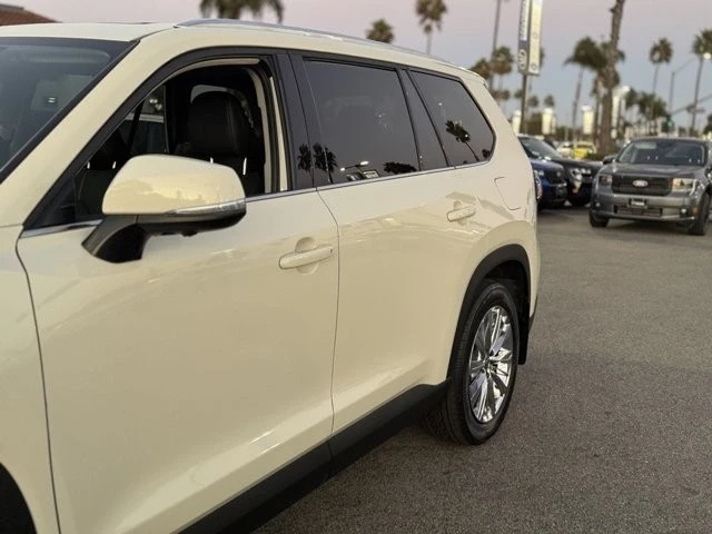 2024 Toyota Highlander - Image 9 of 12