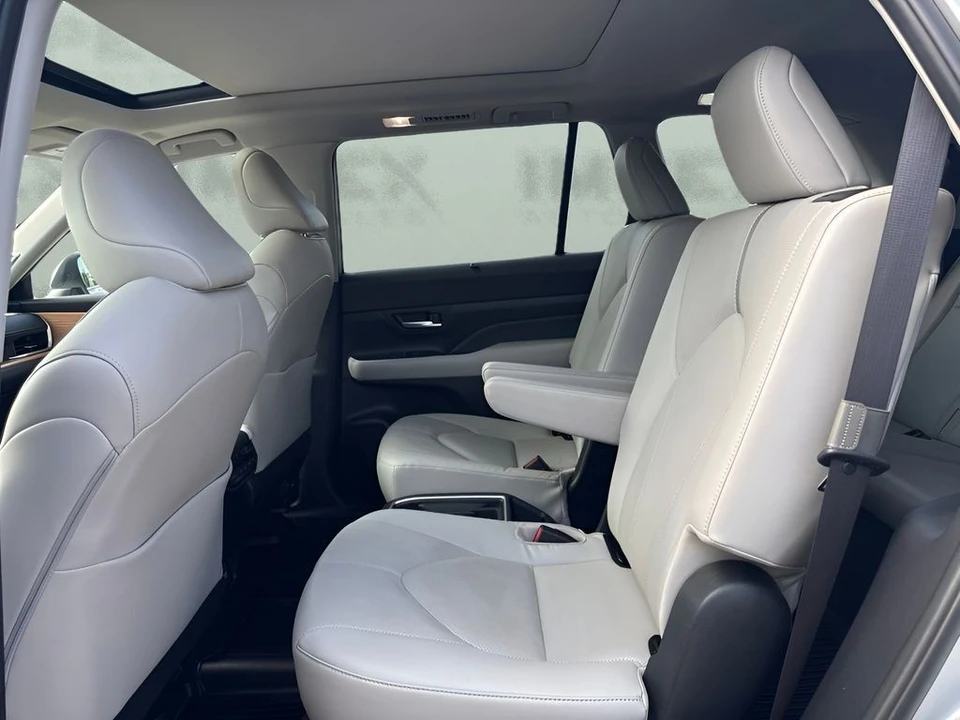2024 Toyota Highlander - Image 13 of 31
