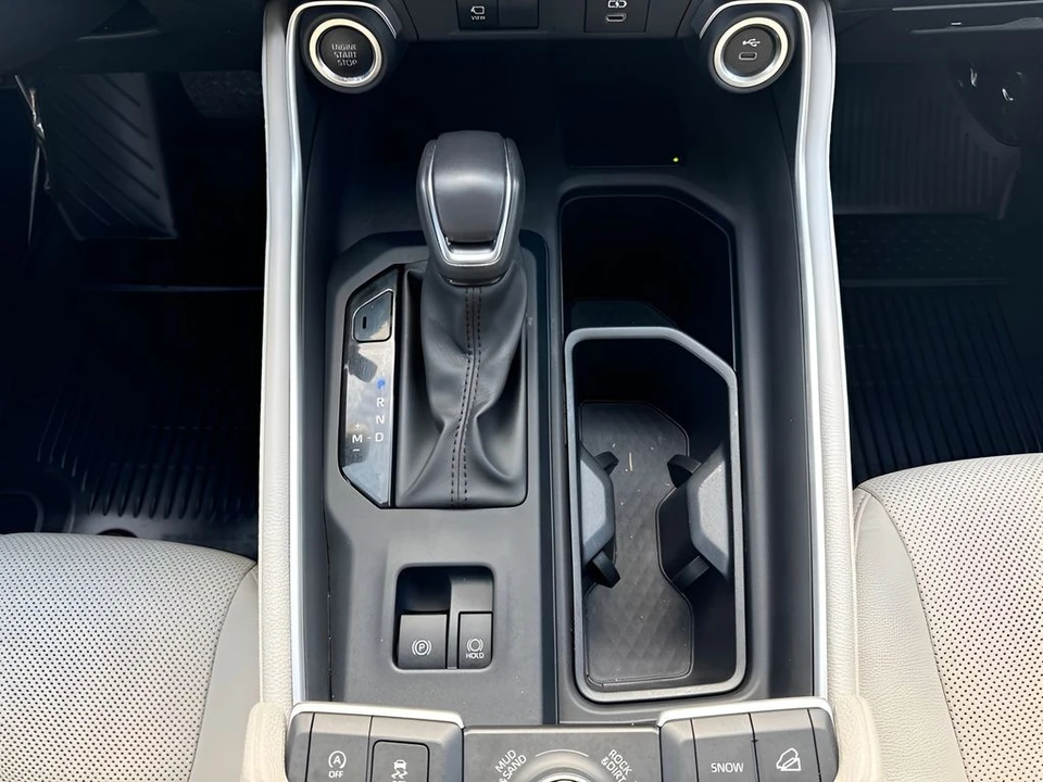 2024 Toyota Highlander - Image 21 of 31